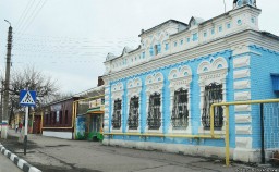 Бывший магазин "Студенческий" возле Совторговли