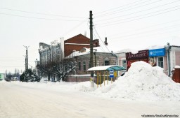 Бывшее здание налоговой и остановка ул. Ленина