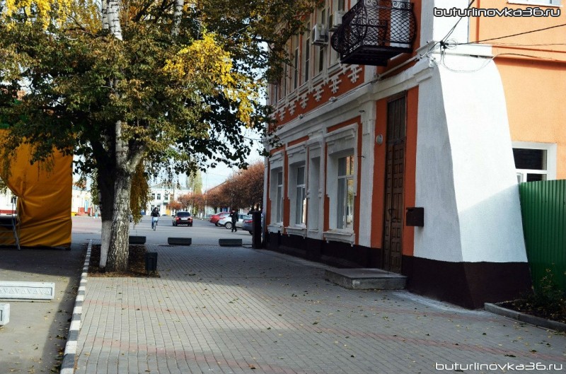 Пл. Воли - здание РАЙОНО