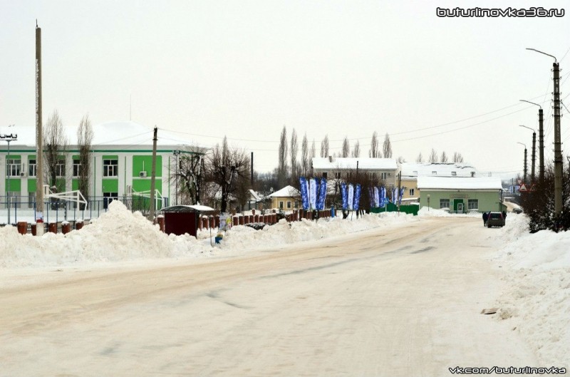 Первая школа зимой
