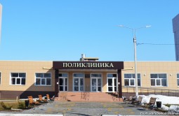 Поликлиника, главный вход