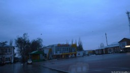Площадь Воли в осенних сумерках