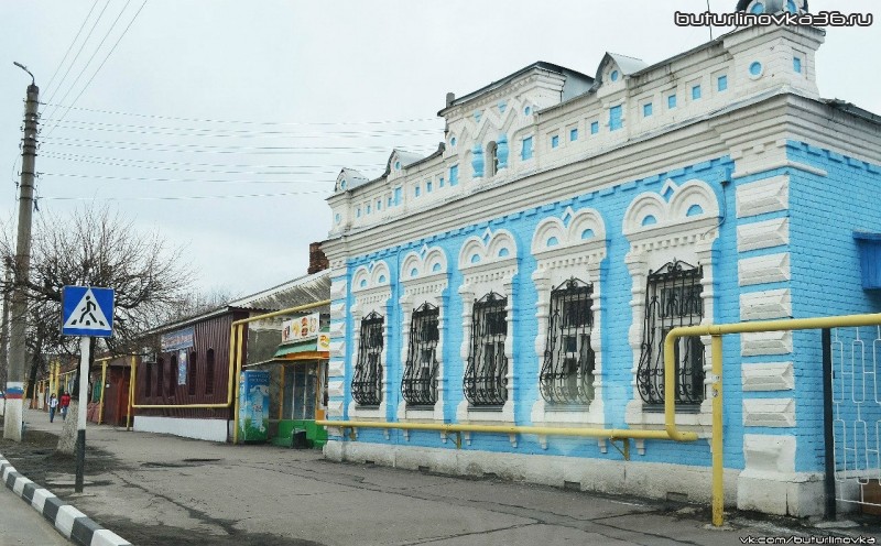 Бывший магазин "Студенческий" возле Совторговли