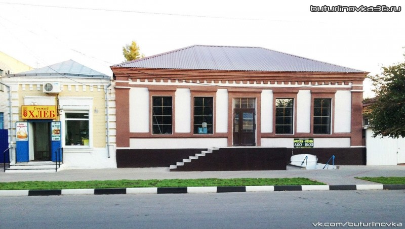 Ремонтируемое здание на пл. Воли